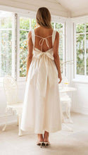 Load image into Gallery viewer, Backless square neck swing strappy dress in white
