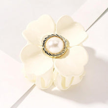 Load image into Gallery viewer, Pearl Flower Hair Clip
