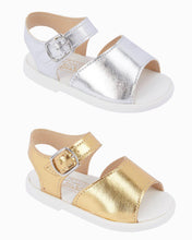 Load image into Gallery viewer, Girls sandals
